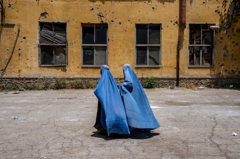 Afghan women facing arrest for wearing makeup and alleged dress code violations, UN says | iNFOnews.ca