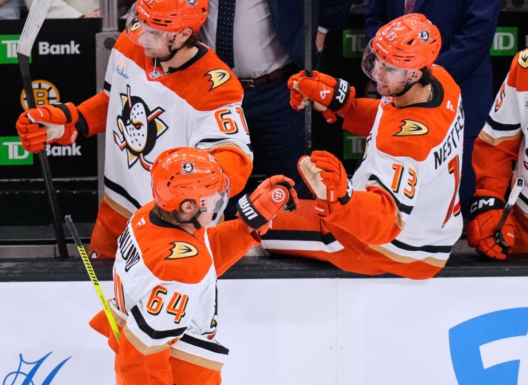 Troy Terry snaps a third-period tie as the Ducks top the Bruins for a 7-5 win | iNFOnews.ca