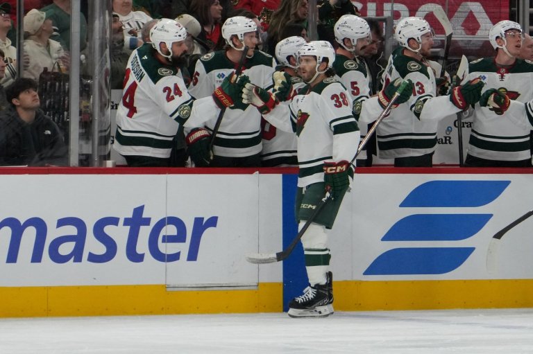Mats Zuccarello scores in overtime as the Wild beat the Blackhawks 4-3 | iNFOnews.ca