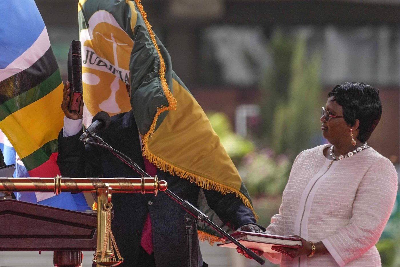 Kenya's new deputy president sworn in as his predecessor challenges his impeachment in court | iNFOnews.ca