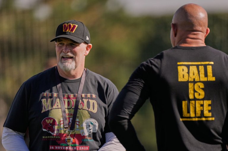 Dan Quinn praises Mike McDaniel's sobriety journey ahead of their first meeting as head coaches | iNFOnews.ca