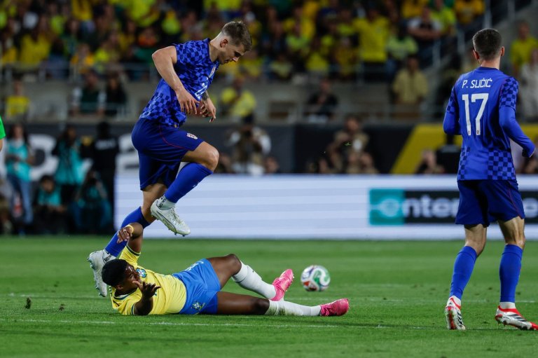 Lyon coach Fonseca demands more from teenage forward Endrick as goals dry up | iNFOnews.ca