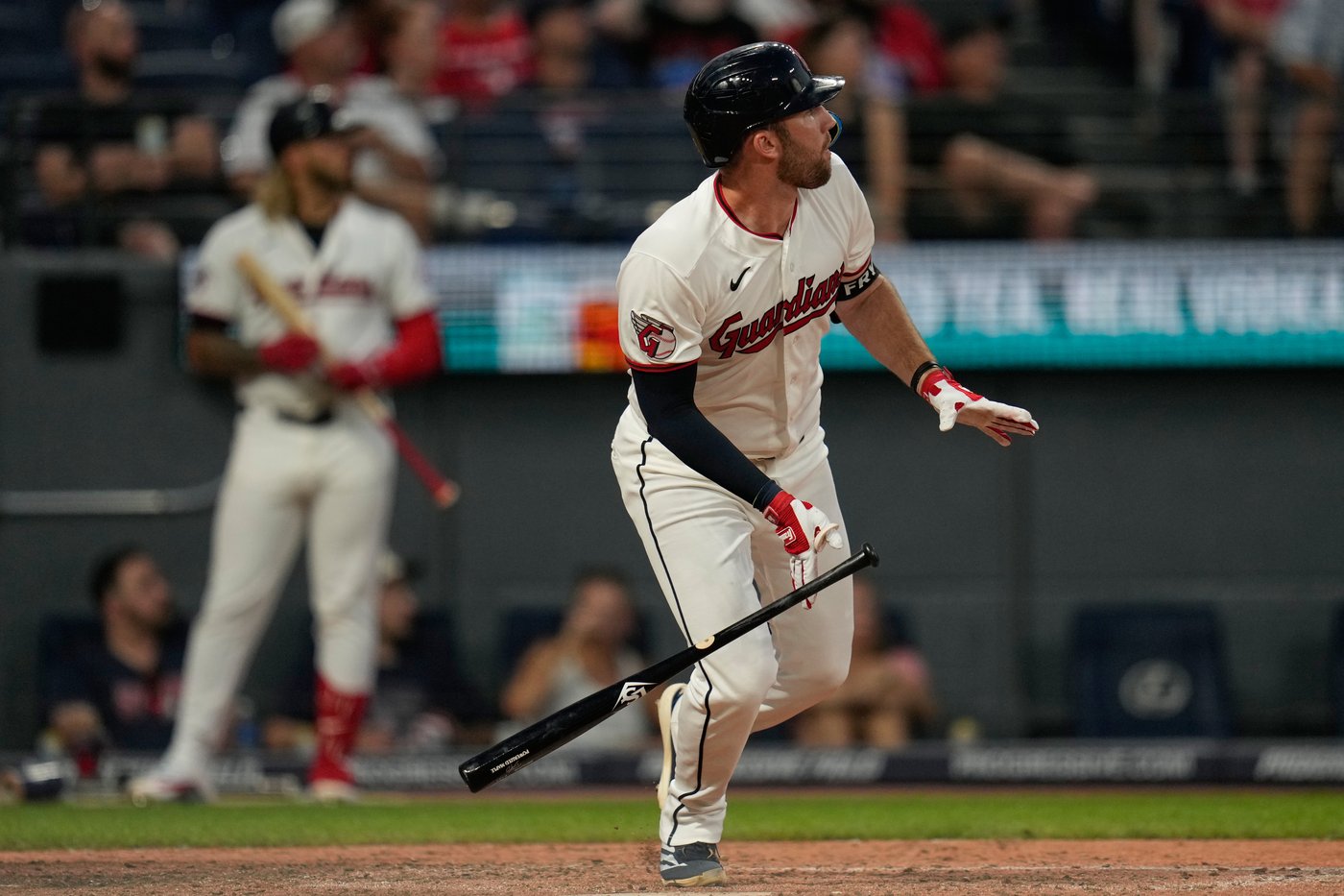 Brayan Rocchio hits 2-run homer in 9th to lift Guardians over White Sox 6-5 in AL Central showdown | iNFOnews.ca Brayan Rocchio hits 2-run homer in 9th to lift Guardians over White Sox 6-5 in AL Central showdown | iNFOnews.ca