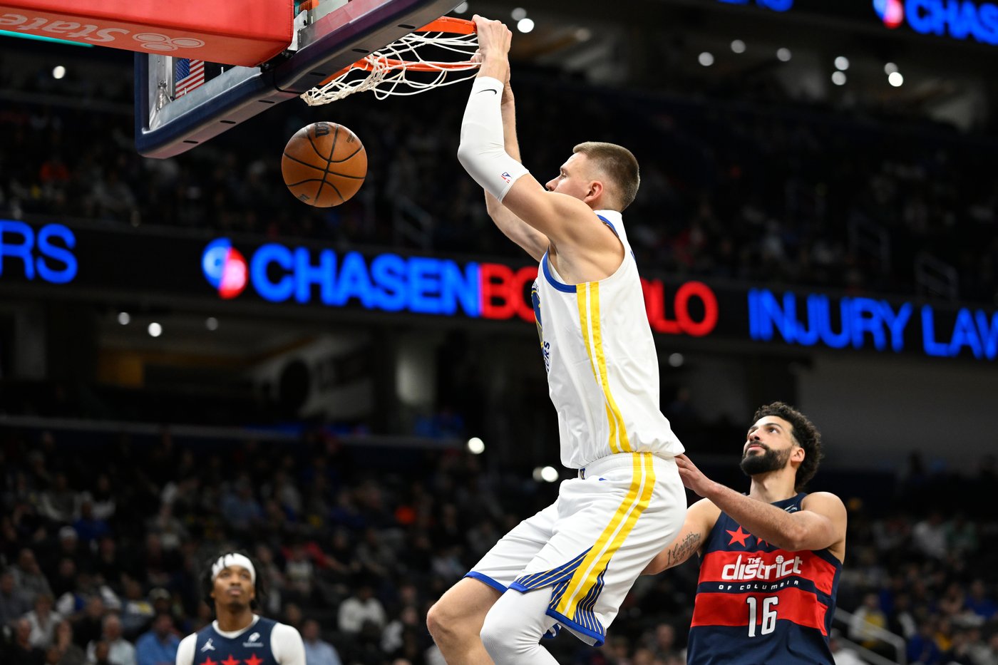 Kerr earns his 600th win, and Golden State hands the Wizards their 12th loss in a row, 125-117 | iNFOnews.ca Kerr earns his 600th win, and Golden State hands the Wizards their 12th loss in a row, 125-117 | iNFOnews.ca