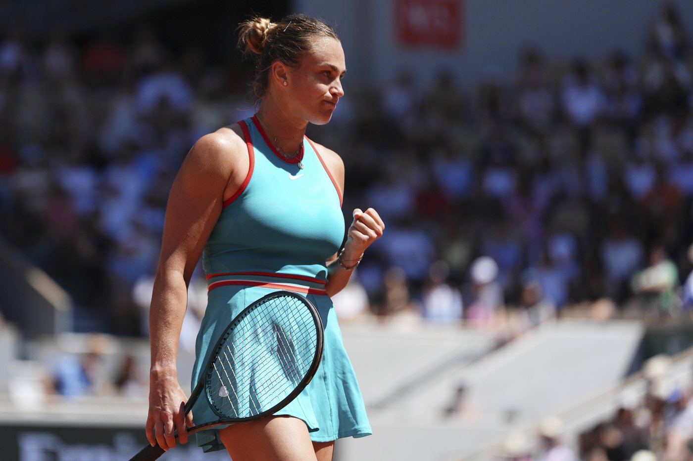 French Open: Swiatek and Sabalenka reach fourth round without dropping a set but Alcaraz labors | iNFOnews.ca French Open: Swiatek and Sabalenka reach fourth round without dropping a set but Alcaraz labors | iNFOnews.ca