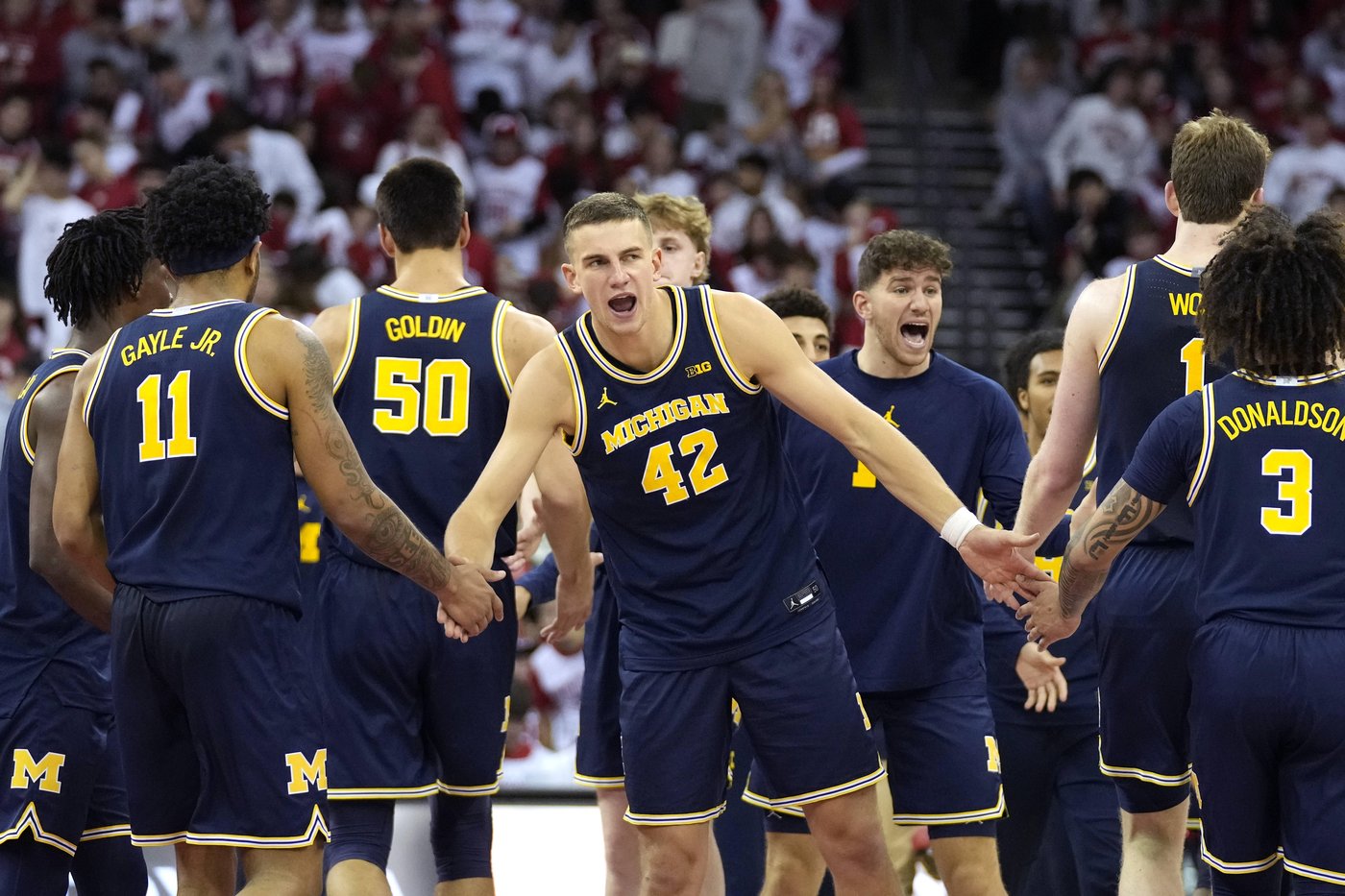 Michigan's 7-foot newcomers earn themselves a nickname after their dynamic Big Ten debut | iNFOnews.ca