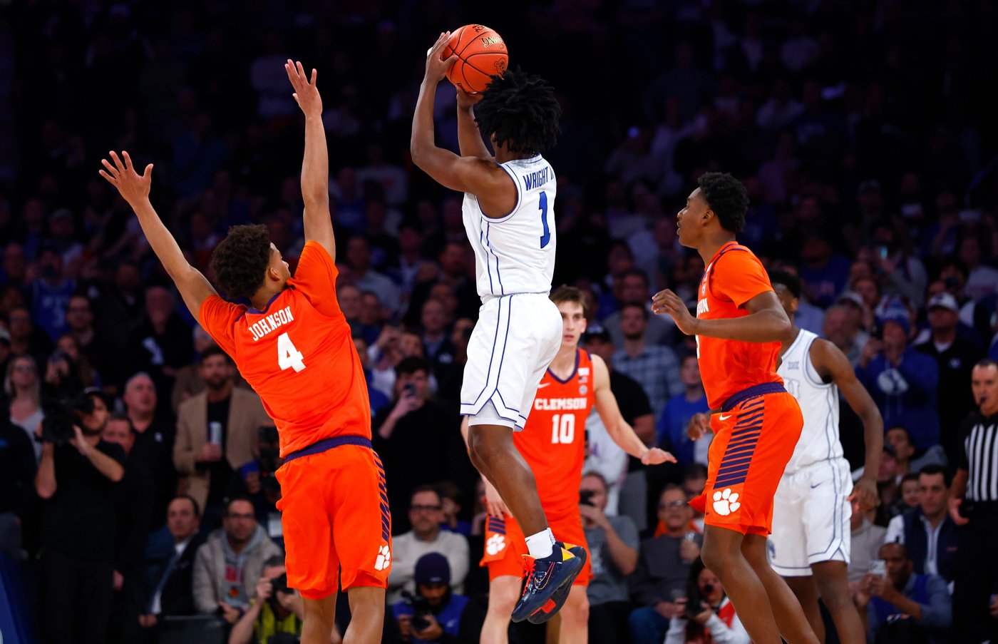 Wright hits winning 3 at buzzer and Dybantsa scores 28 as No. 10 BYU rallies past Clemson 67-64 | iNFOnews.ca Wright hits winning 3 at buzzer and Dybantsa scores 28 as No. 10 BYU rallies past Clemson 67-64 | iNFOnews.ca
