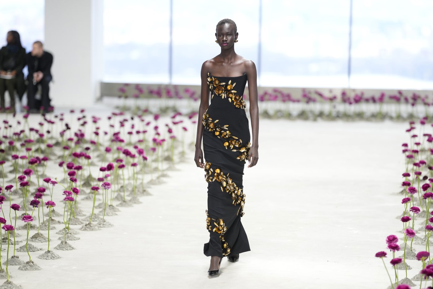 Carolina Herrera debuts new fall looks high above New York City | iNFOnews.ca