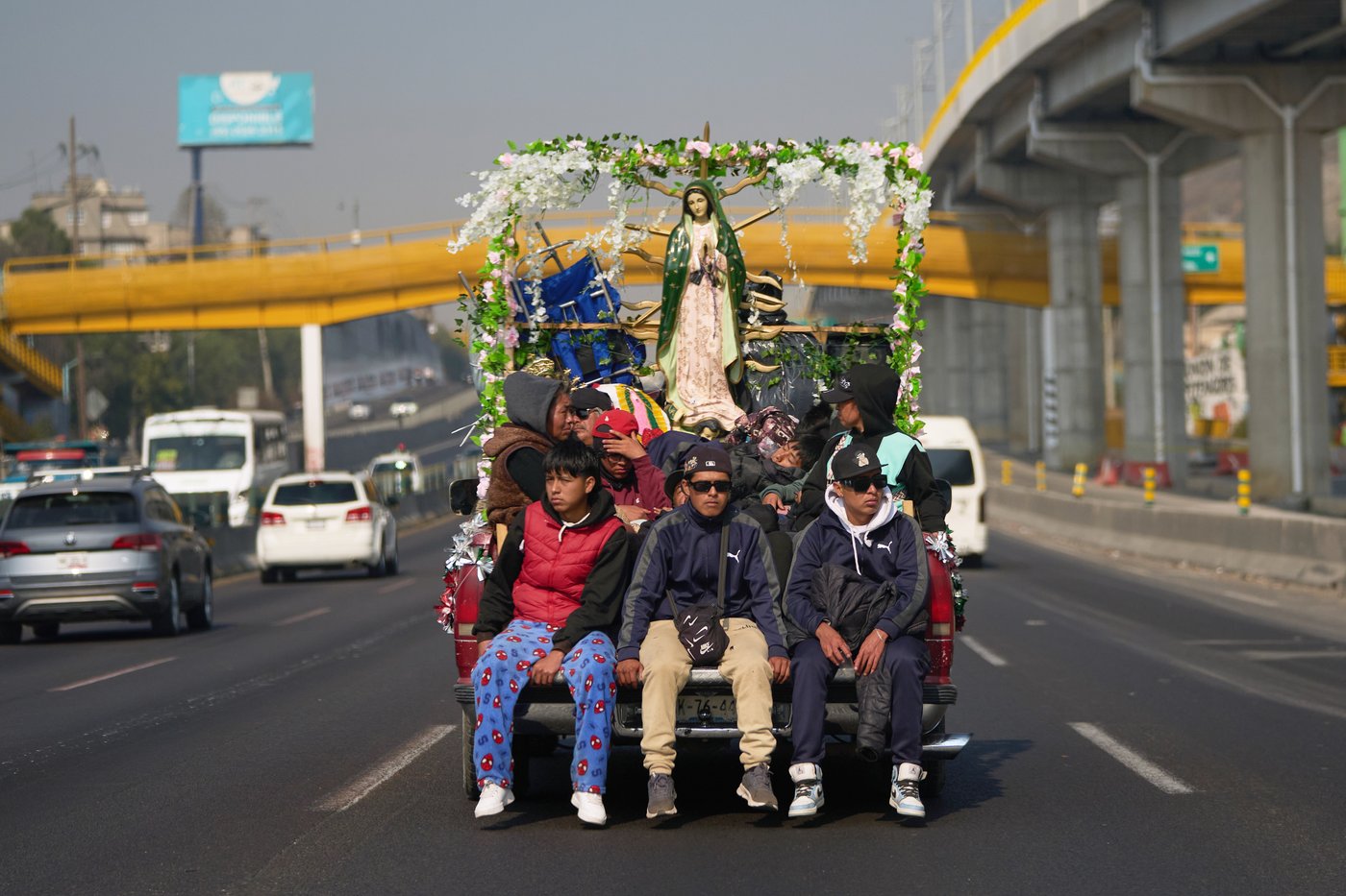 Believers in Our Lady of Guadalupe flock to her Mexico City shrine, in photos | iNFOnews.ca