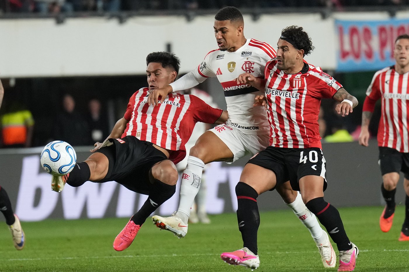 Flamengo grinds out a 0-0 draw at Estudiantes in the Copa Libertadores semifinal | iNFOnews.ca