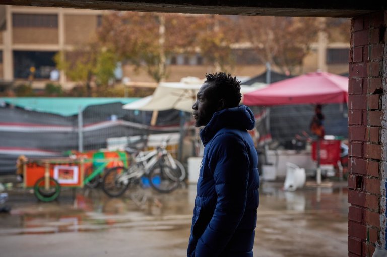 Spanish police evict hundreds of migrants from squat deemed a safety hazard | iNFOnews.ca