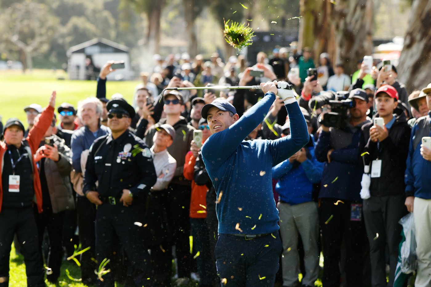Rory McIlroy handles the rain and then wind to share clubhouse lead at Riviera | iNFOnews.ca Rory McIlroy handles the rain and then wind to share clubhouse lead at Riviera | iNFOnews.ca