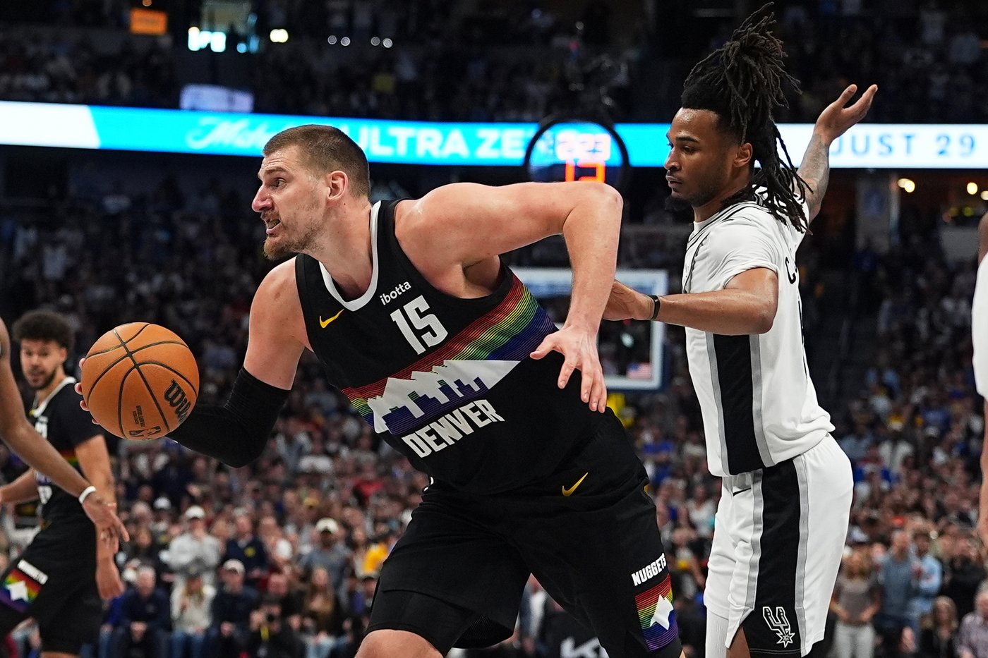 Nuggets end Spurs' win streak with 136-134 win in OT | iNFOnews.ca