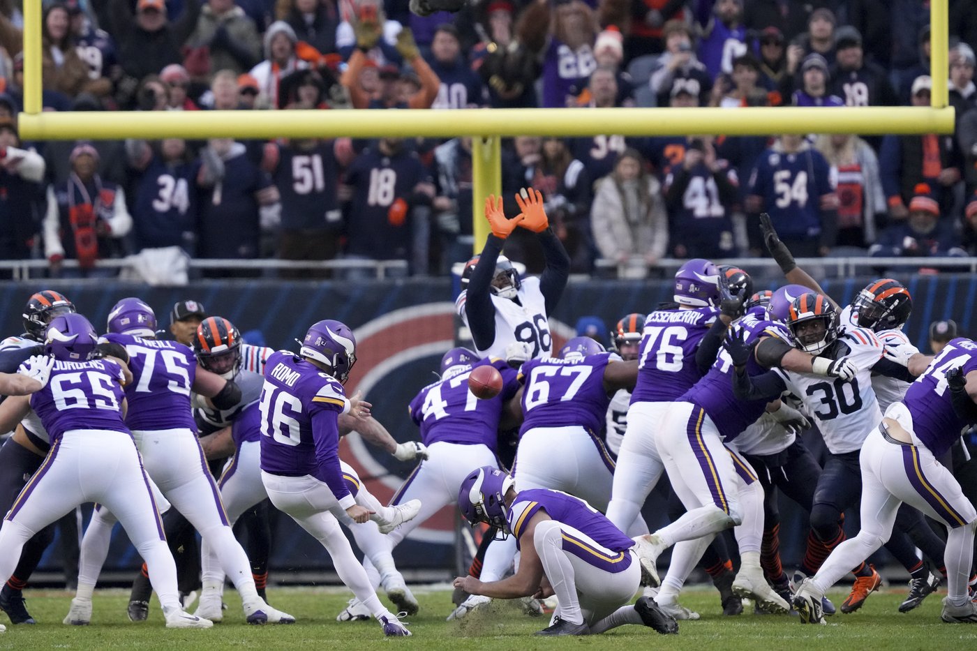 Sam Darnold leads game-winning drive in OT and Vikings beat Bears 30-27 after blowing late lead | iNFOnews.ca Sam Darnold leads game-winning drive in OT and Vikings beat Bears 30-27 after blowing late lead | iNFOnews.ca