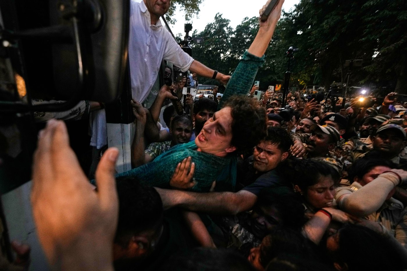 Indian opposition leader Rahul Gandhi briefly detained as protests grow over mass voter list purge | iNFOnews.ca
