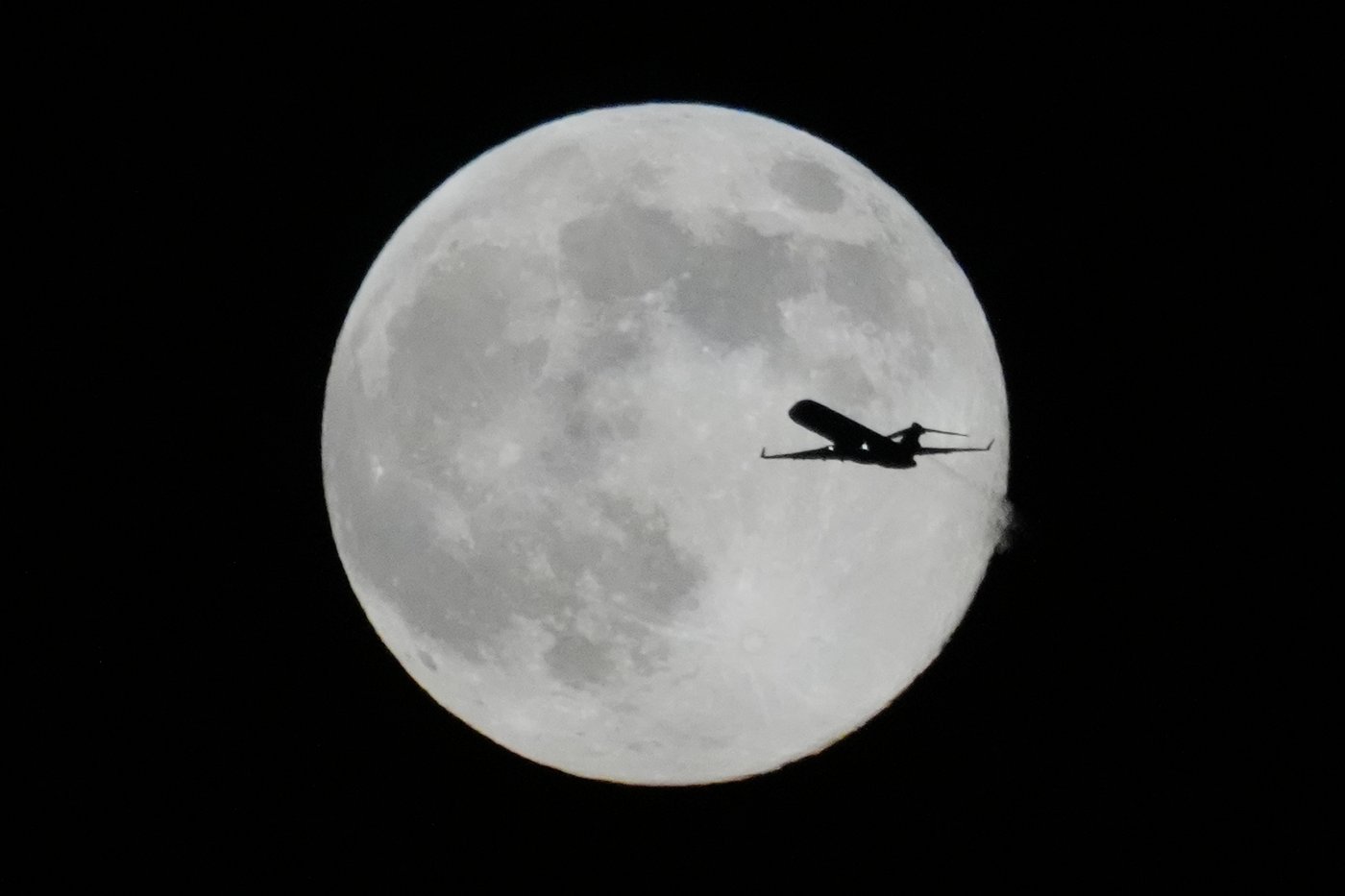 Photos show the last supermoon of the year shining in December skies | iNFOnews.ca