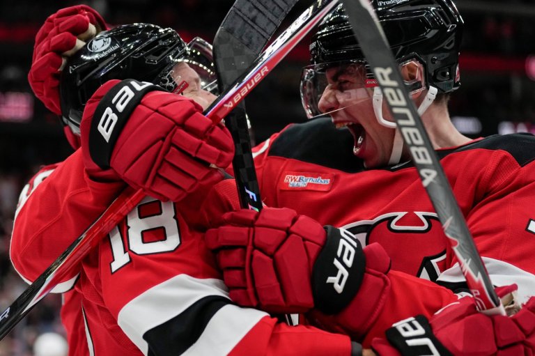 Bratt scores in overtime to give Devils 4-3 win over Canadiens | iNFOnews.ca
