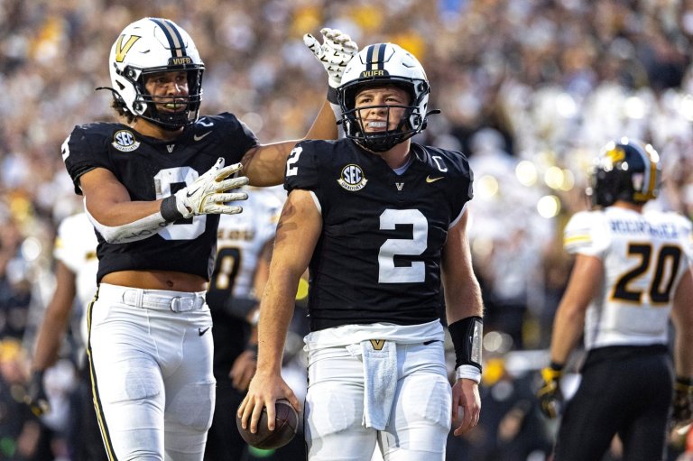 College football Week 10: CFP hopes at stake in Vandy-Texas matchup, Navy in prove-it mode vs UNT | iNFOnews.ca
