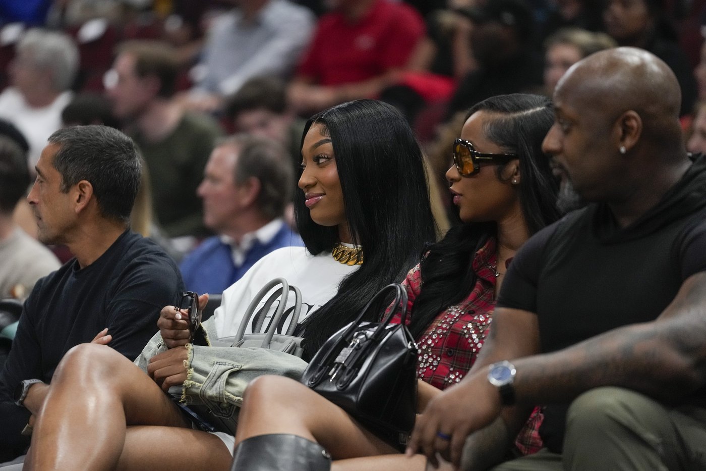 Chiefs' Patrick Mahomes among those trying to land WNBA team for Kansas City in 2028 expansion | iNFOnews.ca