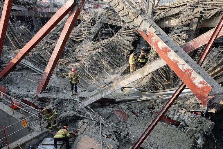 Library under construction in South Korea collapses, killing 1 and trapping 3 under rubble | iNFOnews.ca