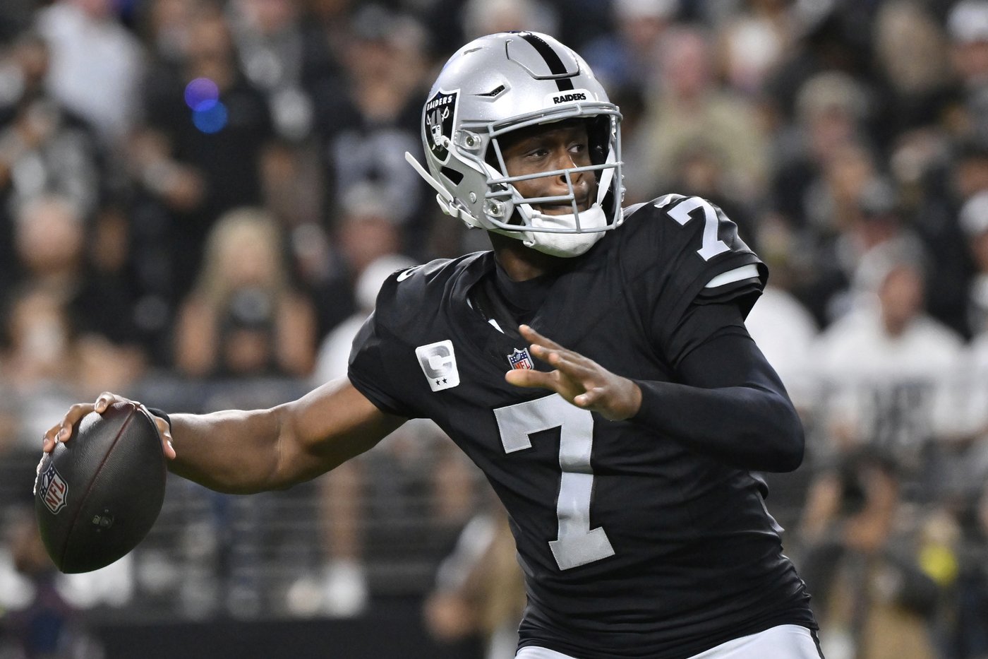 Raiders QB Geno Smith wants to go long, but the deep pass isn't always there | iNFOnews.ca Raiders QB Geno Smith wants to go long, but the deep pass isn't always there | iNFOnews.ca