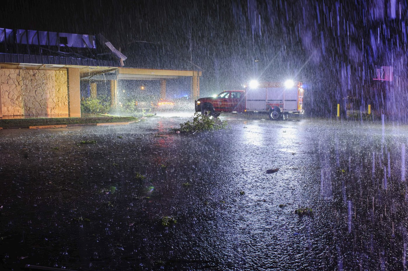 Tornado-producing storm deals deadly weather to Oklahoma and Texas | iNFOnews.ca Tornado-producing storm deals deadly weather to Oklahoma and Texas | iNFOnews.ca