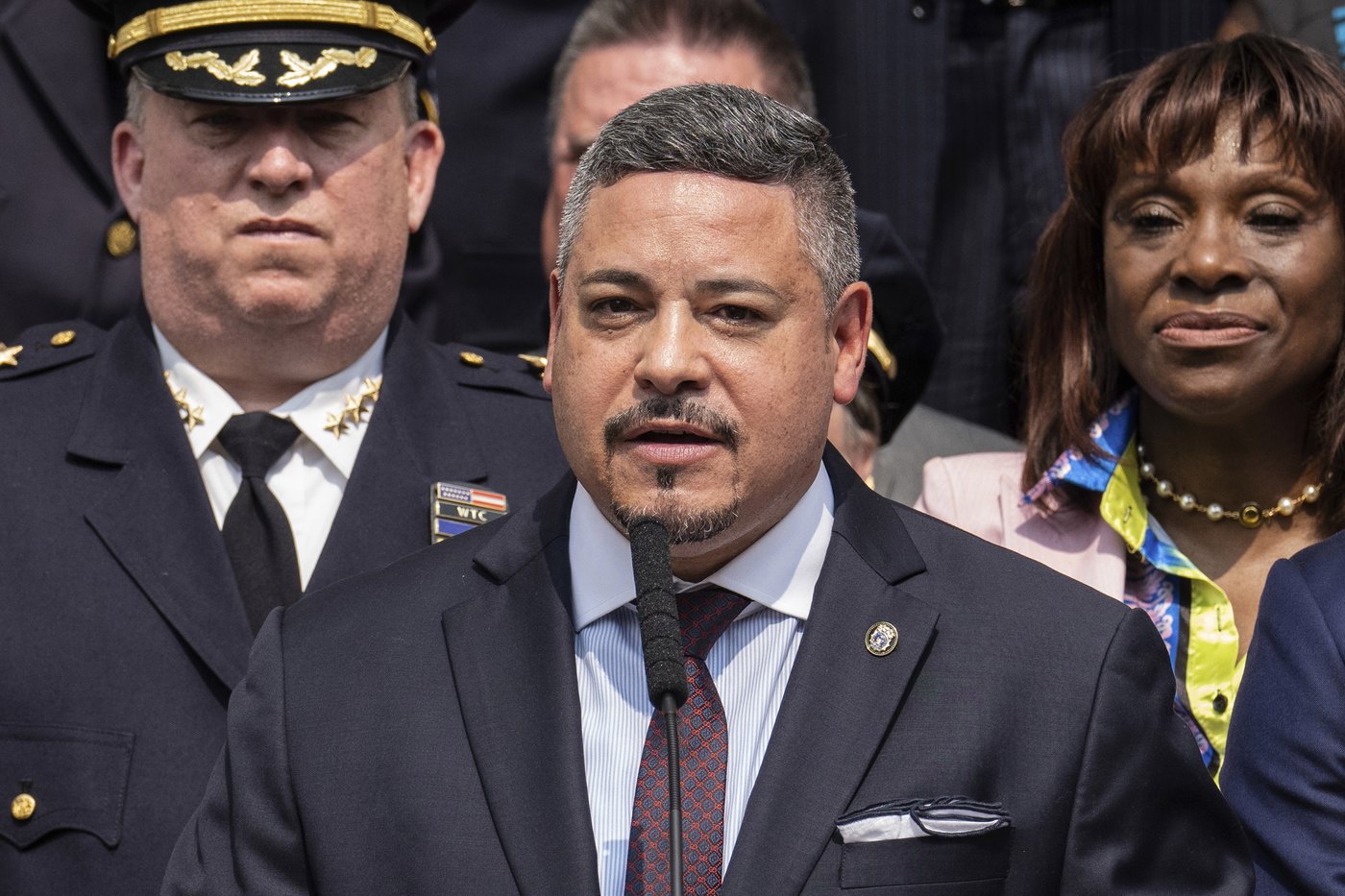What we know about the investigations surrounding New York City's mayor | iNFOnews.ca