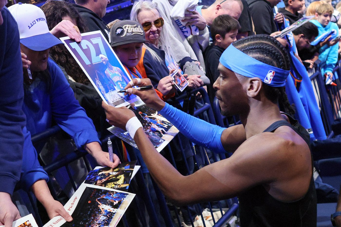 Shai Gilgeous-Alexander scores 20 points for 127th straight game, breaking Wilt Chamberlain's record | iNFOnews.ca Shai Gilgeous-Alexander scores 20 points for 127th straight game, breaking Wilt Chamberlain's record | iNFOnews.ca