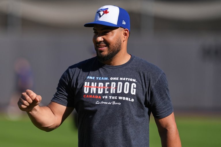 Blue Jays OF Santander scratched from ALCS Game 2 lineup because of sore back, Lukes returns | iNFOnews.ca