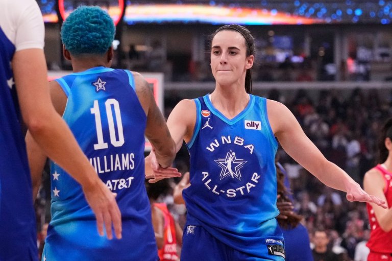 Jones and Clark help Team Spoon beat Team Coop 129-122 in the WNBA All-Star Game | iNFOnews.ca