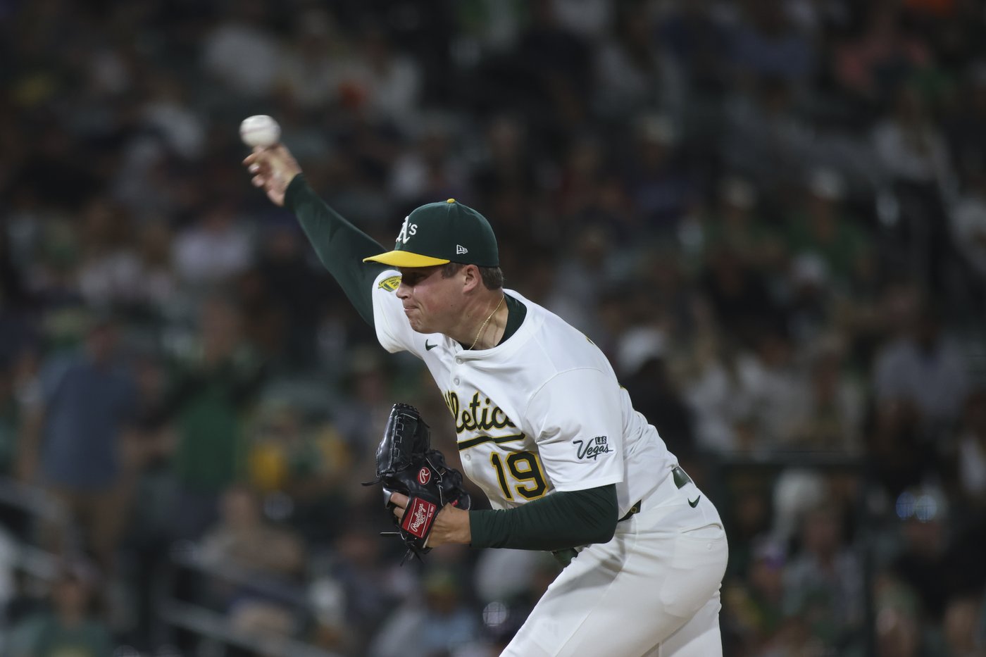 Nick Kurtz homers in 9th inning for second straight day to give Athletics 3-1 victory over Astros | iNFOnews.ca