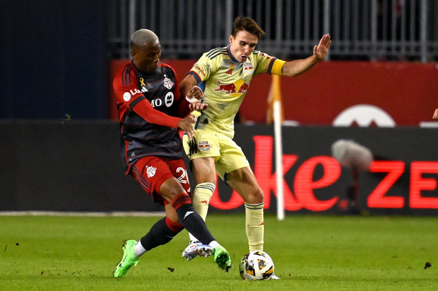 Toronto FC playoff hopes take a body blow in loss to visiting New York Red Bulls | iNFOnews.ca Toronto FC playoff hopes take a body blow in loss to visiting New York Red Bulls | iNFOnews.ca