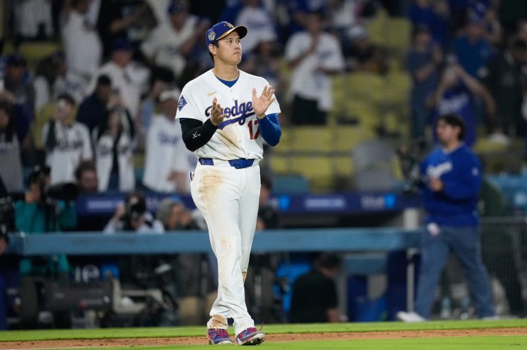 Andy Pages hits go-ahead 3-run homer as Dodgers beat Diamondbacks 8-2 in opener | iNFOnews.ca