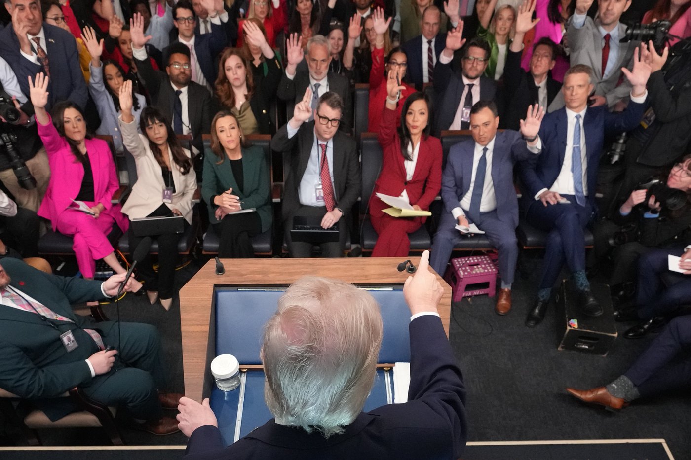 Photos of Trump's Monday, talking Iran at Easter Egg Roll and mimicking a sniper in the press room | iNFOnews.ca