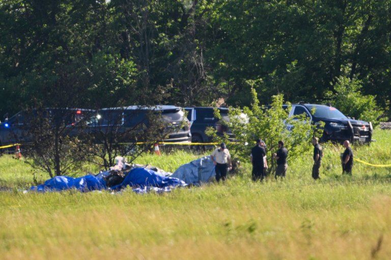 12 dead in crash of plane on skydiving outing in Missouri, authorities say | iNFOnews.ca