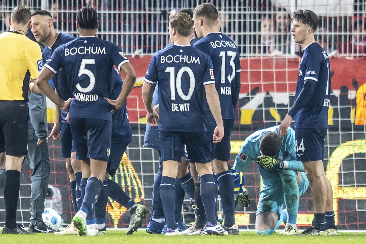 Union Berlin appeals court ruling over Bochum goalkeeper hit by firelighter, warns of 'dirty tricks' | iNFOnews.ca