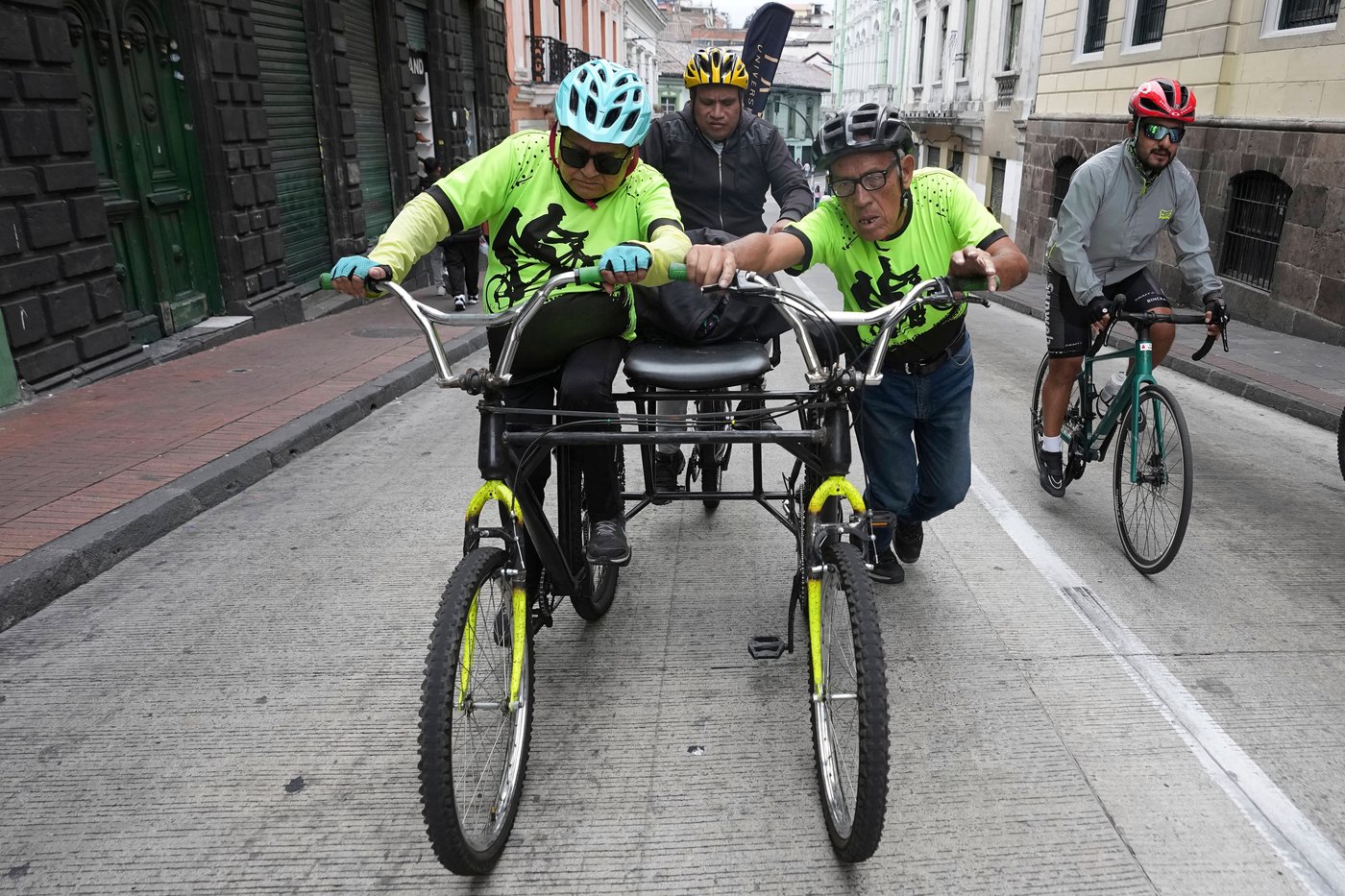 Tandem bicycle club in Ecuador's capital leads blind riders to new adventures | iNFOnews.ca Tandem bicycle club in Ecuador's capital leads blind riders to new adventures | iNFOnews.ca
