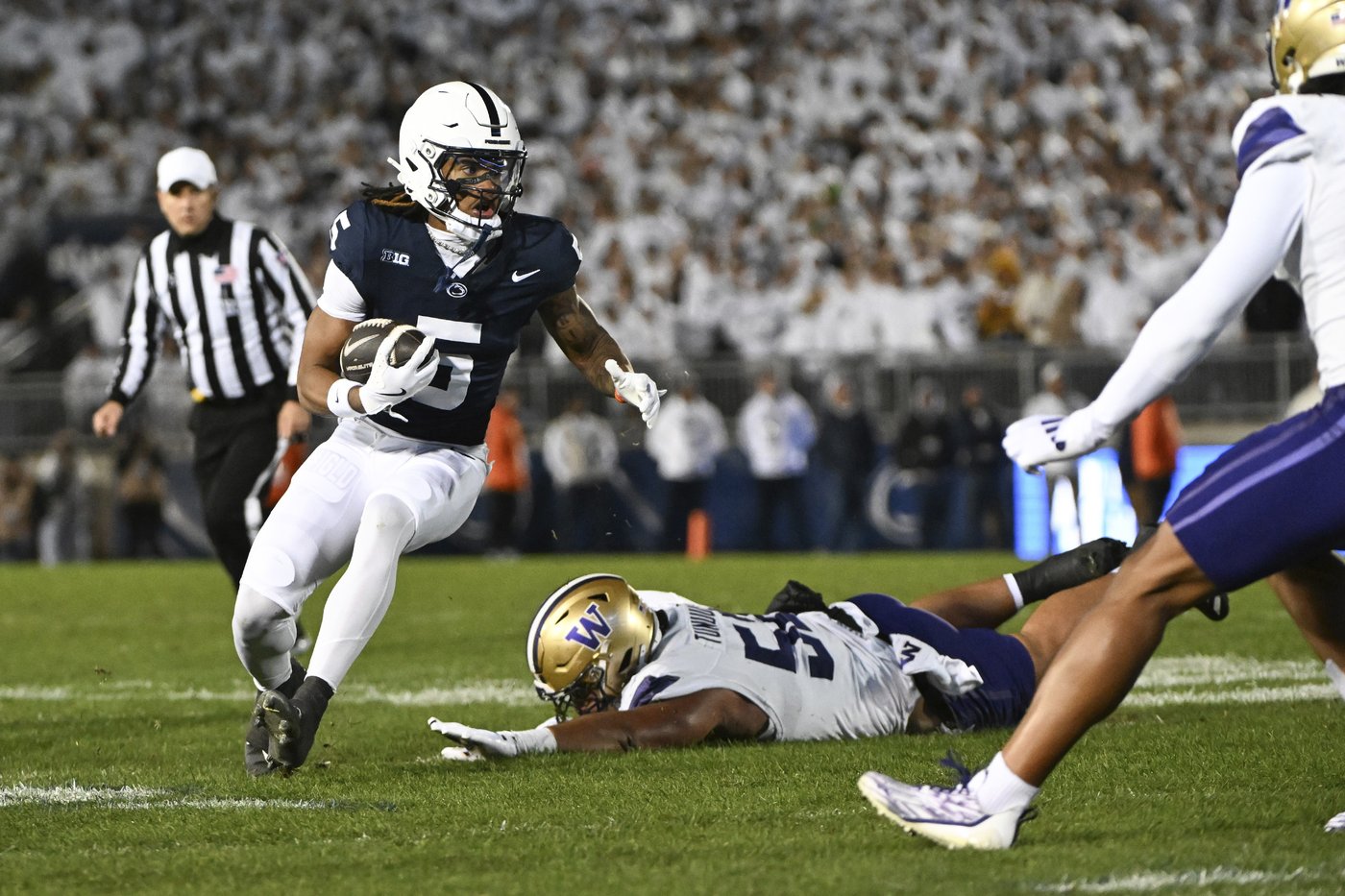 Warren scores 2 TDs as No. 6 Penn State routs Washington 35-6 | iNFOnews.ca