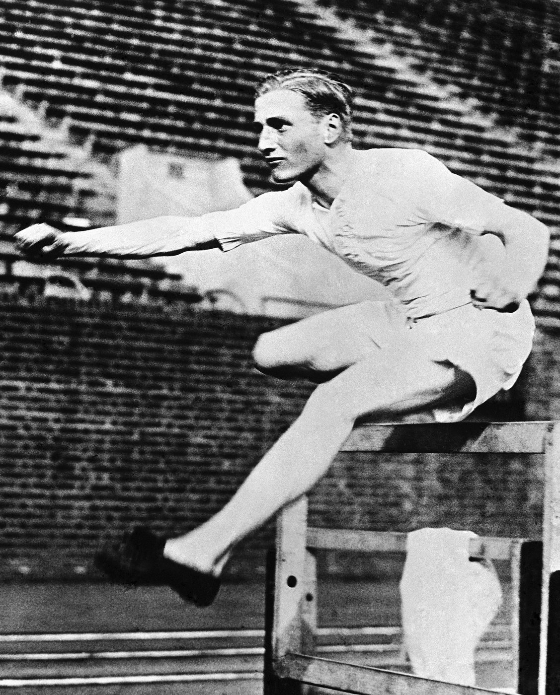 'Chariots of Fire' runner connects with IOC candidate Coe through England's Olympic history | iNFOnews.ca 'Chariots of Fire' runner connects with IOC candidate Coe through England's Olympic history | iNFOnews.ca