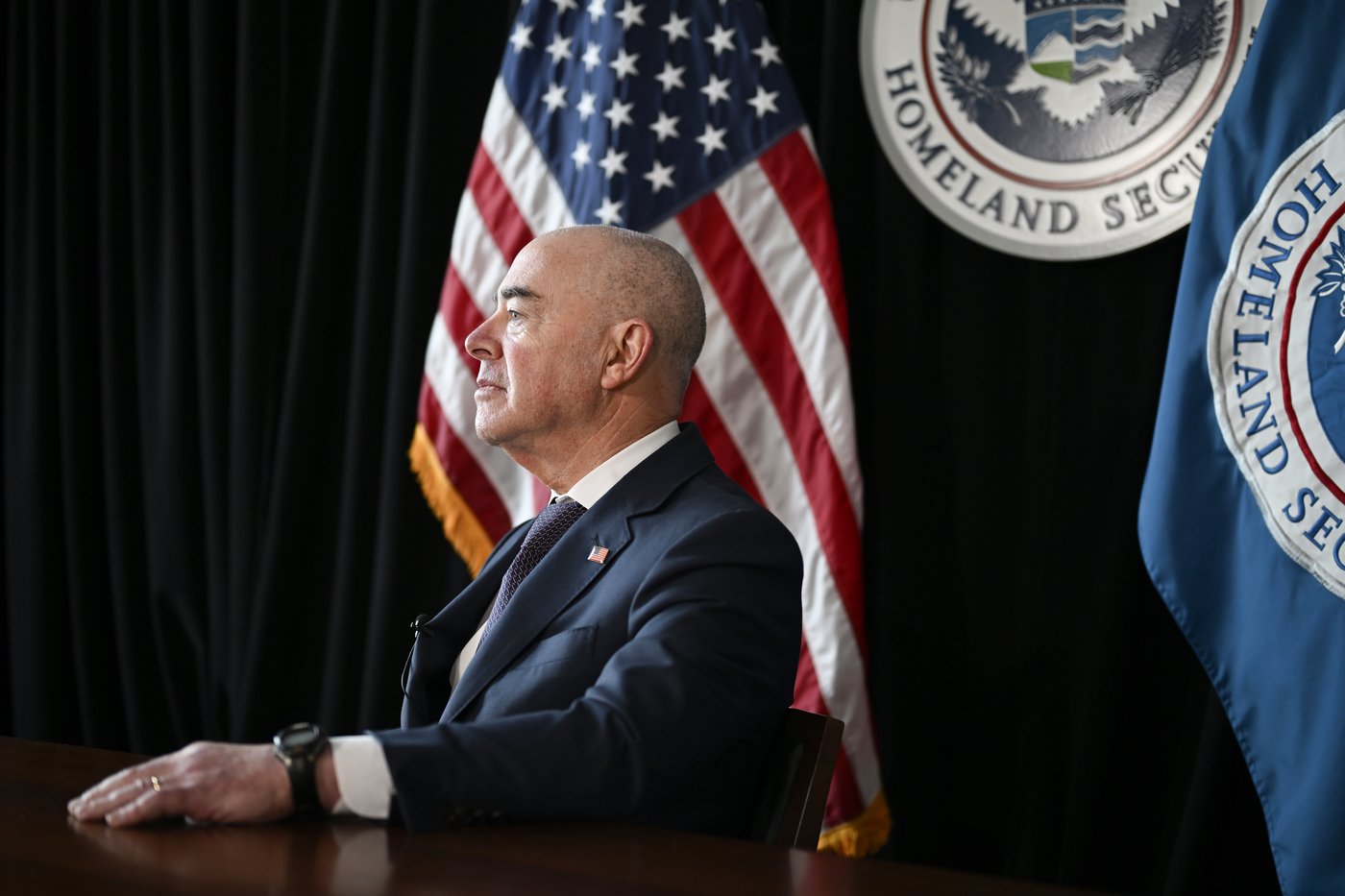 This is what the Homeland Security secretary has to say about his border record | iNFOnews.ca
