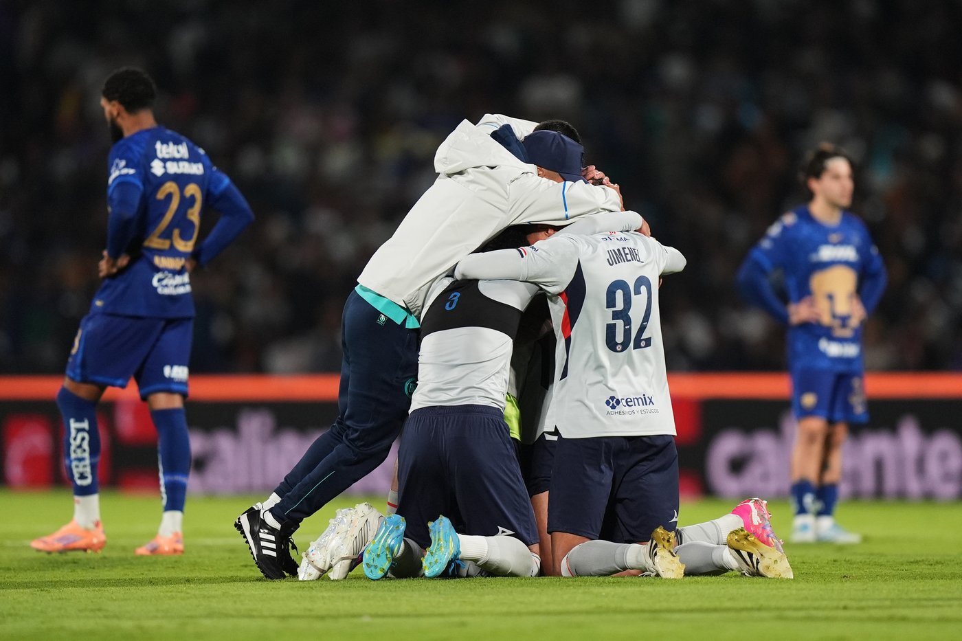 Cruz Azul rallies past Pumas 2-1 to win the Clausura title on a stoppage-time goal | iNFOnews.ca Cruz Azul rallies past Pumas 2-1 to win the Clausura title on a stoppage-time goal | iNFOnews.ca