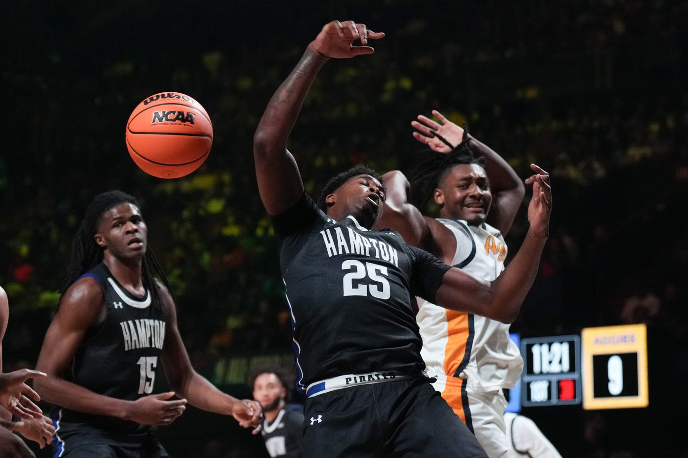 North Carolina A&T beats Hampton 71-70 on Trent Middleton Jr.'s free throw in HBCU Classic | iNFOnews.ca
