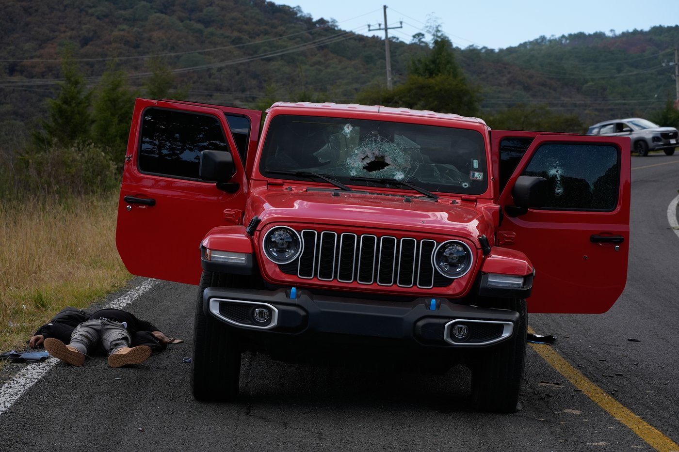 Soldiers keep up clash with cartel gunmen a day after Mexico's military killed top drug lord | iNFOnews.ca Soldiers keep up clash with cartel gunmen a day after Mexico's military killed top drug lord | iNFOnews.ca