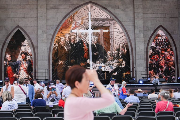 Thousands flock to the National Mall in Washington for an America-themed prayer rally | iNFOnews.ca