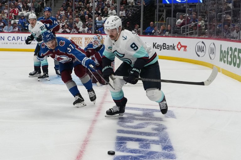 Scott Wedgewood stops 22 shots, Avs beat Kraken 2-0 to break franchise's single-season points mark | iNFOnews.ca
