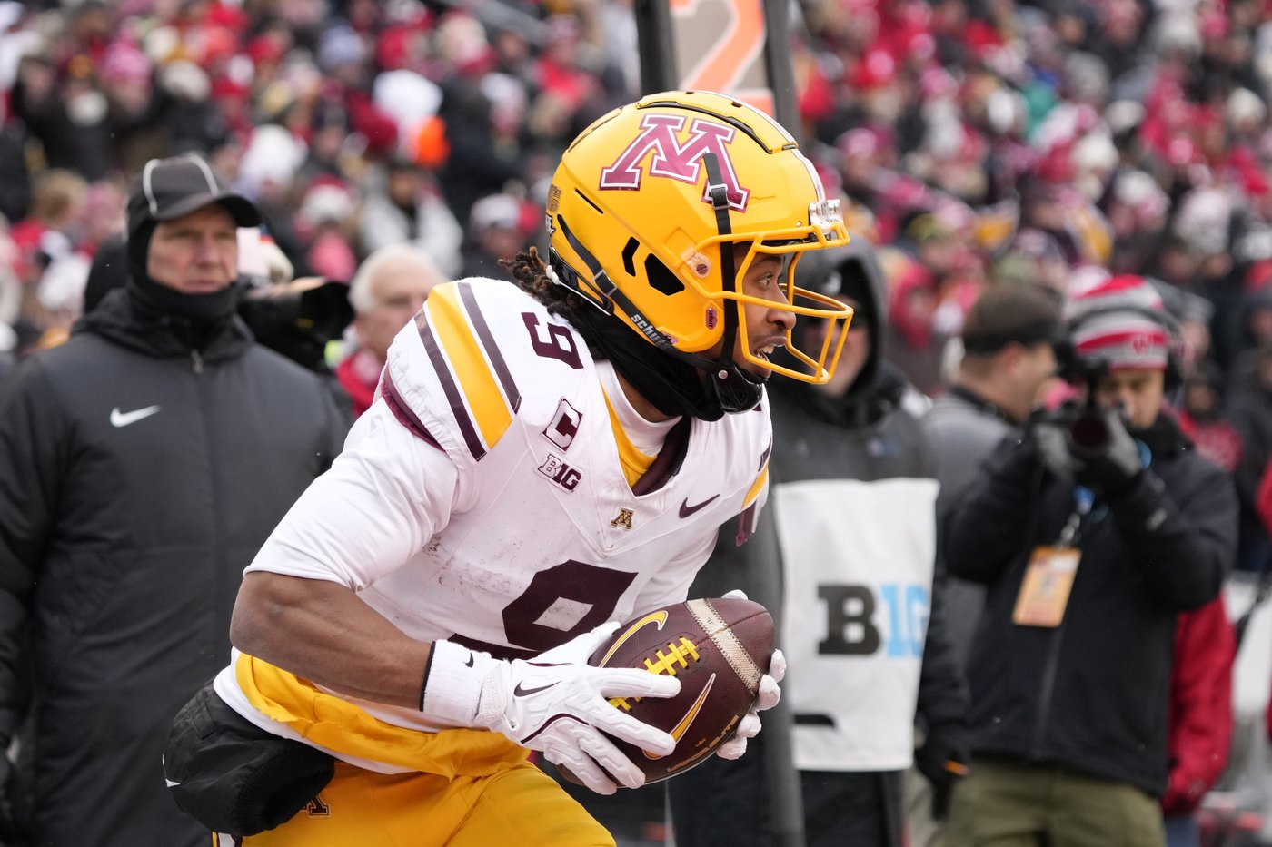 Brosmer's three touchdowns lead Minnesota to road win against Wisconsin | iNFOnews.ca