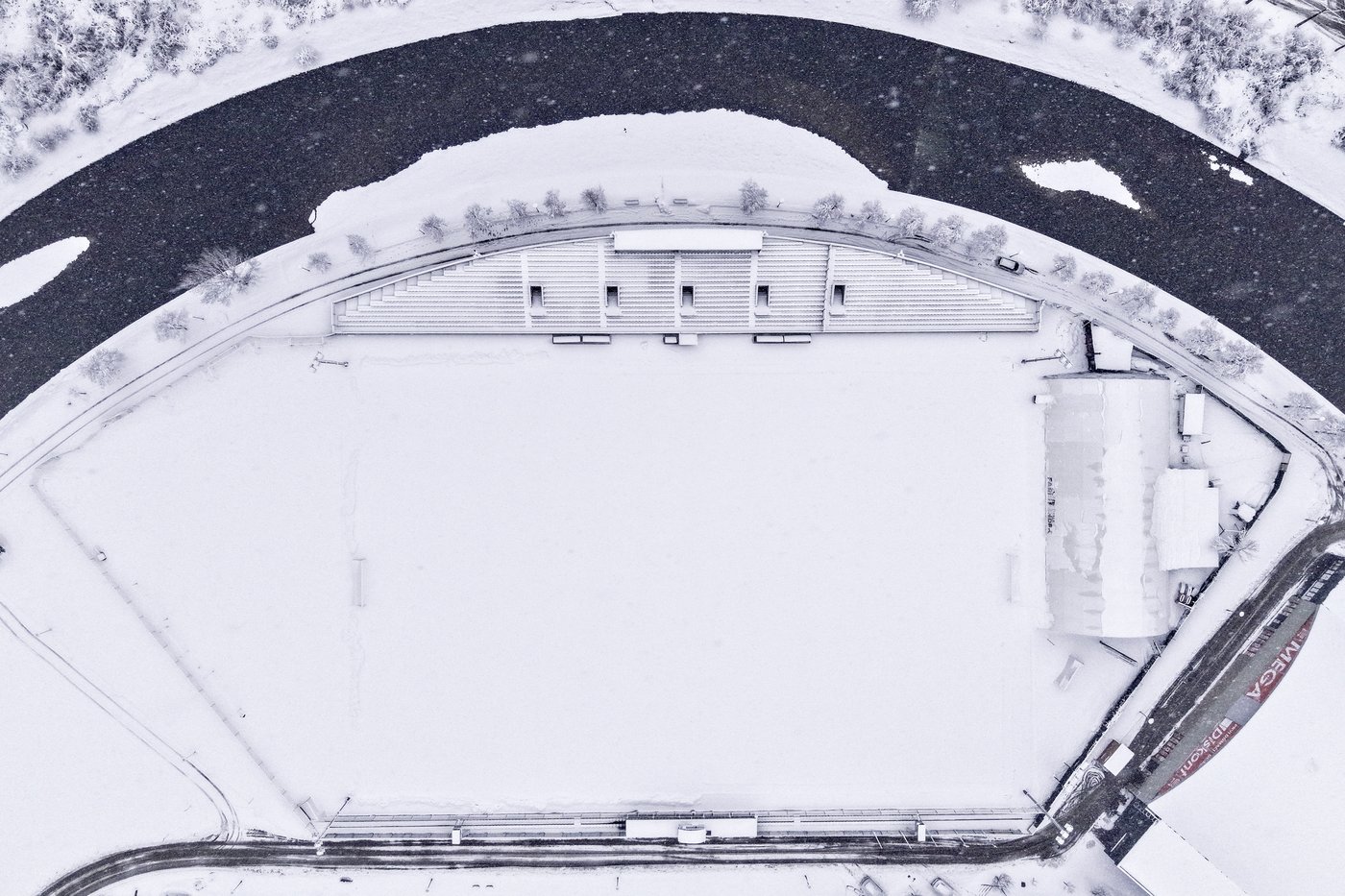 Balkans snowstorm leaves tens of thousands of homes without power, causes traffic chaos | iNFOnews.ca Balkans snowstorm leaves tens of thousands of homes without power, causes traffic chaos | iNFOnews.ca