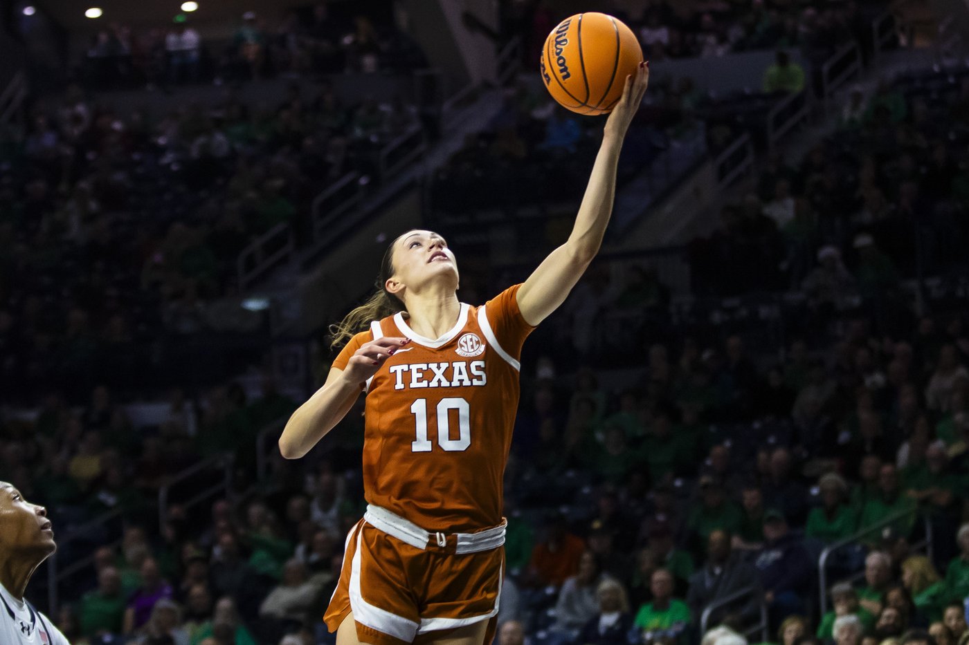 Hidalgo scores 30 as No. 10 Notre Dame women beat No. 4 Texas 80-70 in OT | iNFOnews.ca