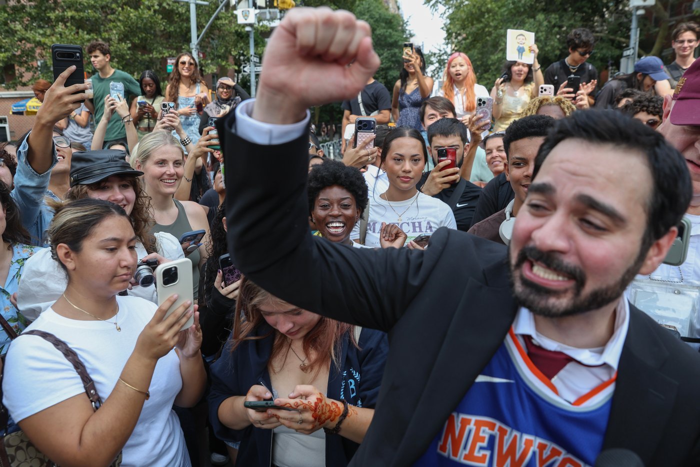 Hundreds show up to judge New York City Mayor Zohran Mamdani look-alike contest | iNFOnews.ca
