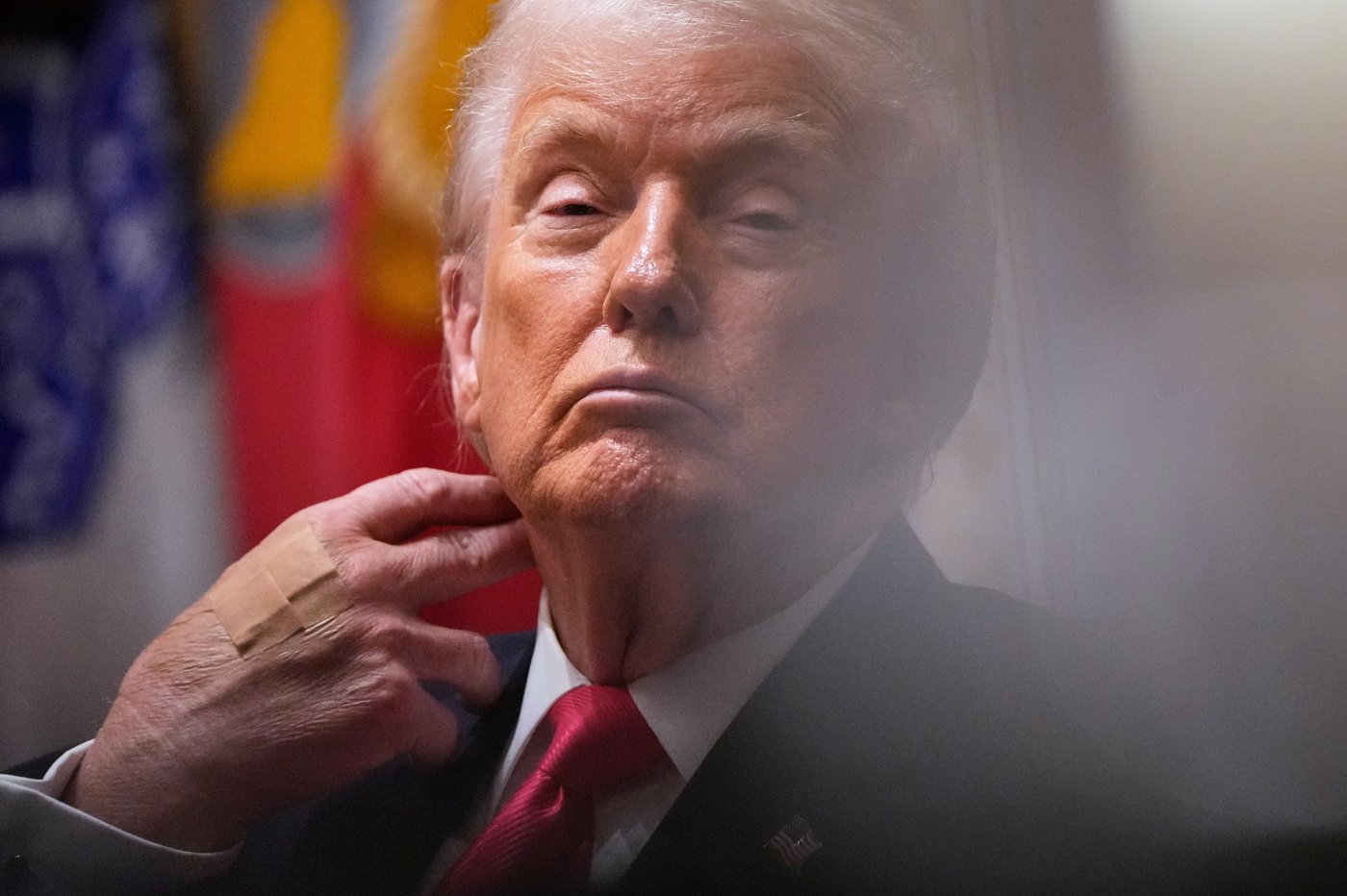 Doodling, drowsiness and a conspicuous misspelling highlight Trump's last Cabinet meeting of 2025 | iNFOnews.ca Doodling, drowsiness and a conspicuous misspelling highlight Trump's last Cabinet meeting of 2025 | iNFOnews.ca